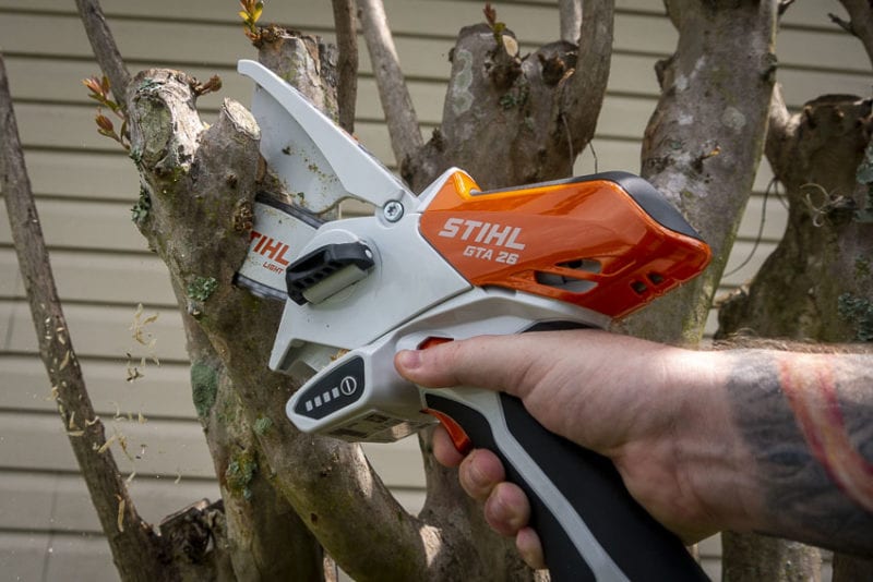 Milwaukee M18 FUEL Hatchet Review Milwaukee M18 FUEL Hatchet Review