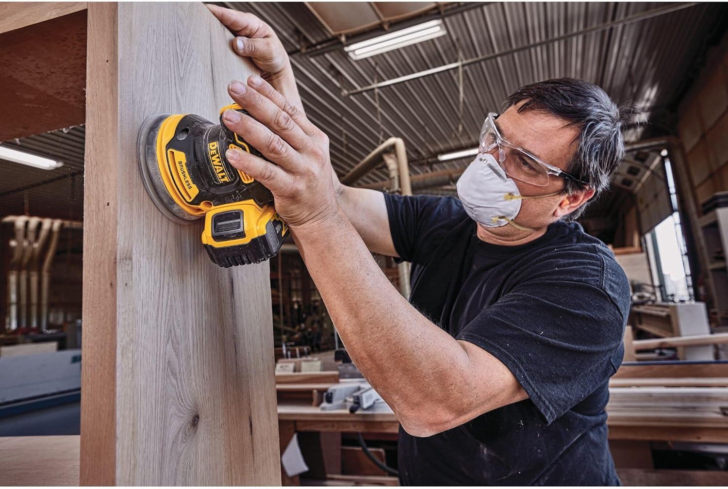 Our DEWALT 20V MAX orbital Sander Review: Power and Precision