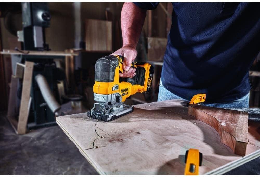 Why We Love the DEWALT 20V MAX XR Jig Saw for Precise Cuts 2 Why We Love the DEWALT 20V MAX XR Jig Saw for Precise Cuts