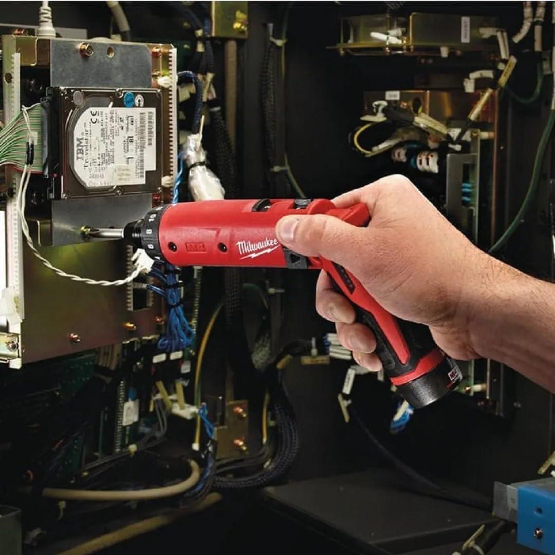 Our Honest Review of the Milwaukee 2101-22 M4 Screwdriver Kit 4 Our Honest Review of the Milwaukee 2101-22 M4 Screwdriver Kit