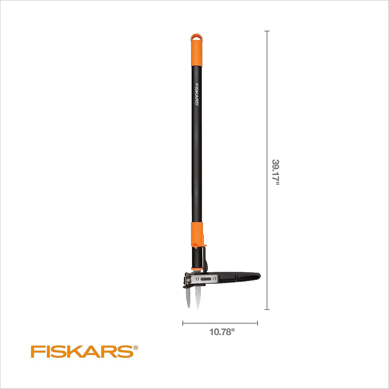 Why We Love the Fiskars 3-Claw Stand Up Weed Puller Tool