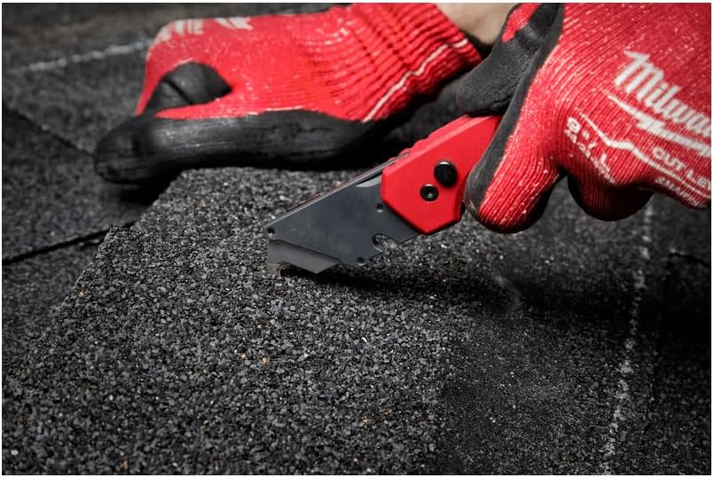 Milwaukee Fastback Utility Knife with Wire Stripper and Belt Clip 5 Milwaukee Fastback Utility Knife with Wire Stripper and Belt Clip - Image 5