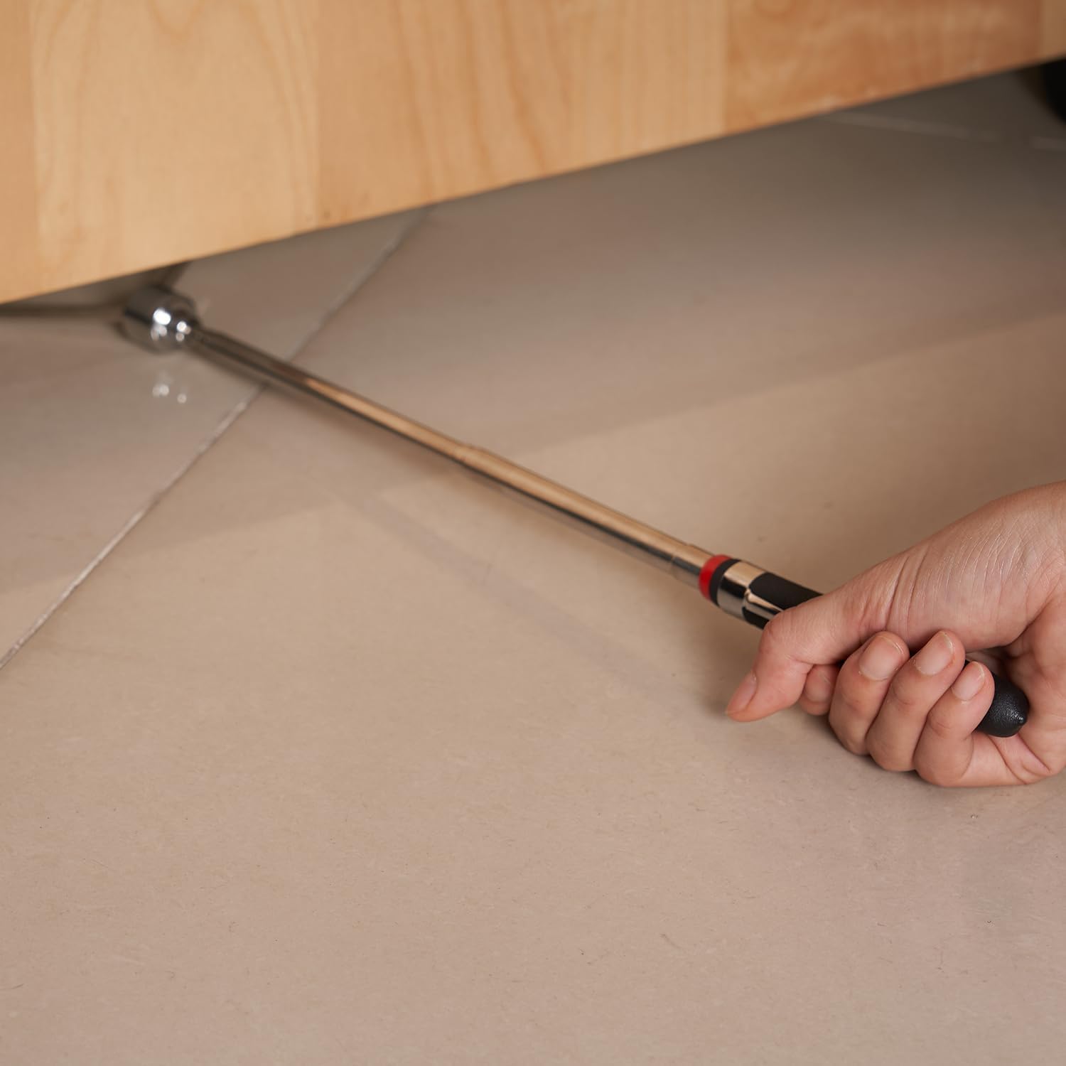 Powerful 31" Telescoping Magnetic Pickup Tool - 20lb Pull Force Grabber 4 Powerful 31" Telescoping Magnetic Pickup Tool - 20lb Pull Force Grabber - Image 4