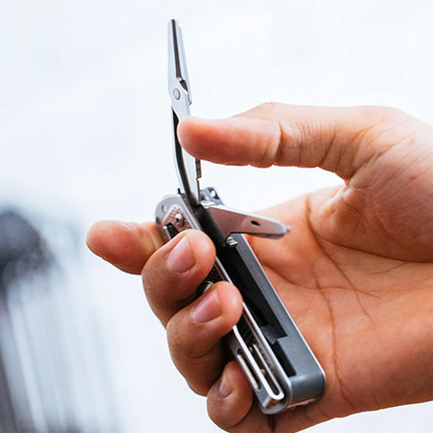 Leatherman FREE T4: Versatile EDC Multitool, One-Hand Open, USA-Made Stainless Steel 9 Leatherman FREE T4: Versatile EDC Multitool, One-Hand Open, USA-Made Stainless Steel - Image 9