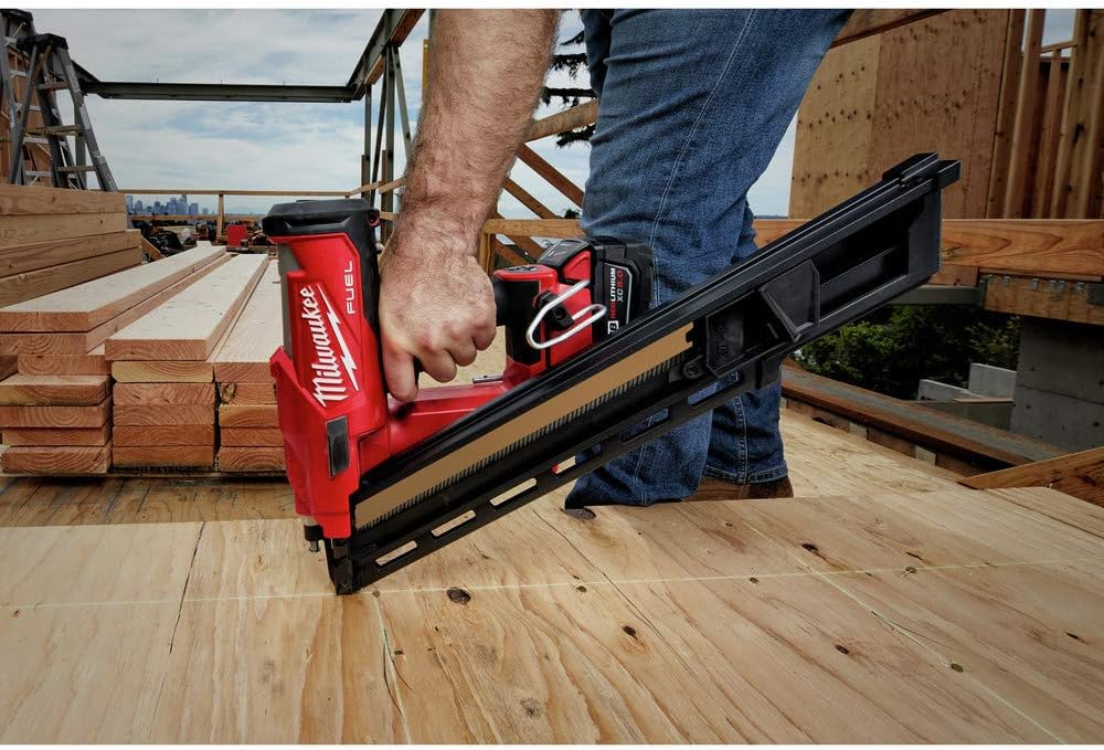 Milwaukee M18 FUEL 18V Brushless 30-Degree Framing Nailer Cordless Kit 8 Milwaukee M18 FUEL 18V Brushless 30-Degree Framing Nailer Cordless Kit - Image 8