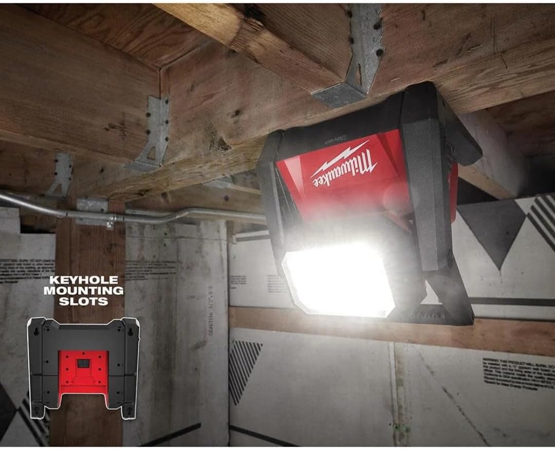 Milwaukee M18 ROVER LED Flood Light: 4000 Lumens Dual Power Portable Work Light 3 Milwaukee M18 ROVER LED Flood Light: 4000 Lumens Dual Power Portable Work Light - Image 3