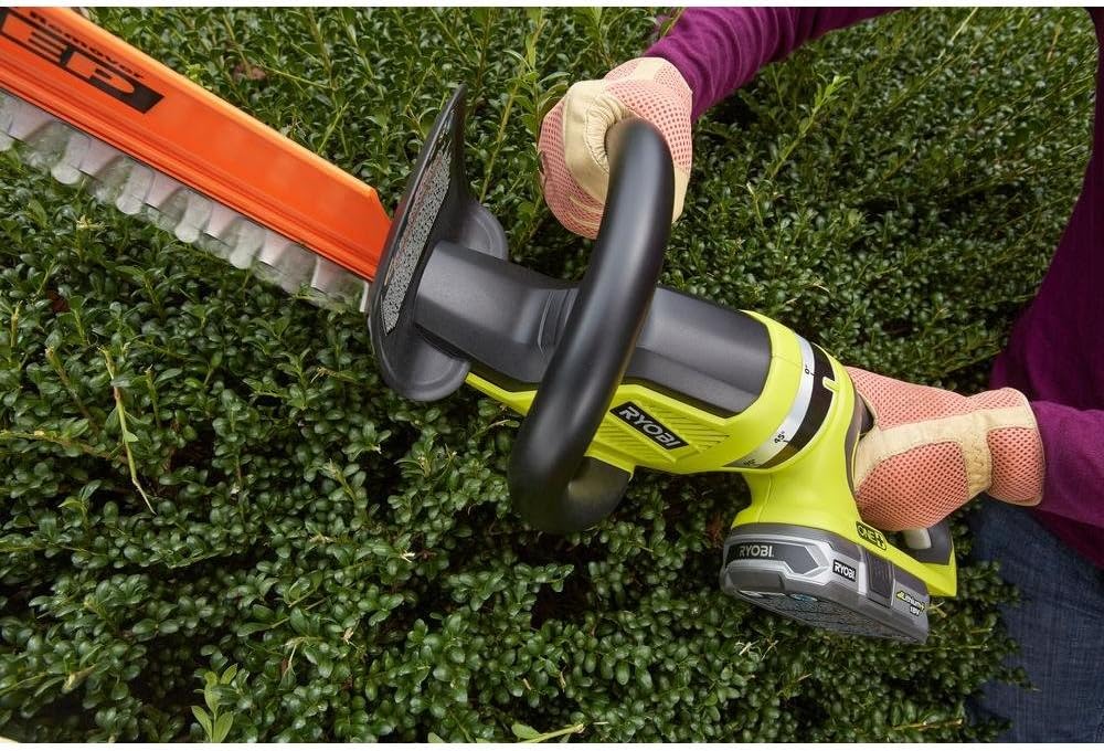 Unleashing Power: Ryobi 22-Inch 18-Volt Hedge Trimmer Review 3 Unleashing Power: Ryobi 22-Inch 18-Volt Hedge Trimmer Review - Image 3