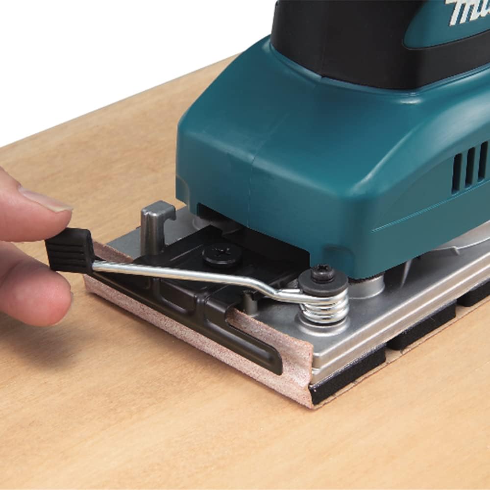 Makita BO3710 1/3 Sheet Finishing Sander 1.7A Professional Grade 6 Makita BO3710 1/3 Sheet Finishing Sander 1.7A Professional Grade - Image 6